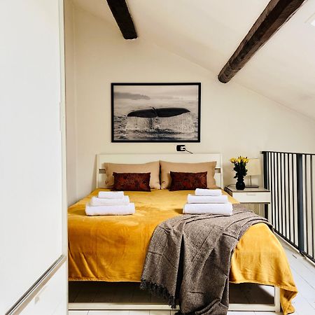 Apartamento Cozy Loft In A Fashion District Of Milán Exterior foto